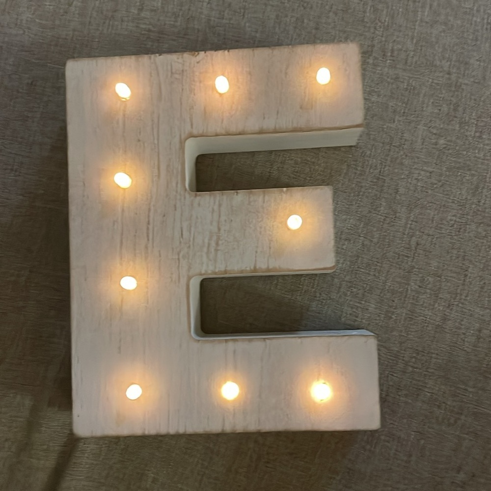 Letter E light up sign/wall decoration